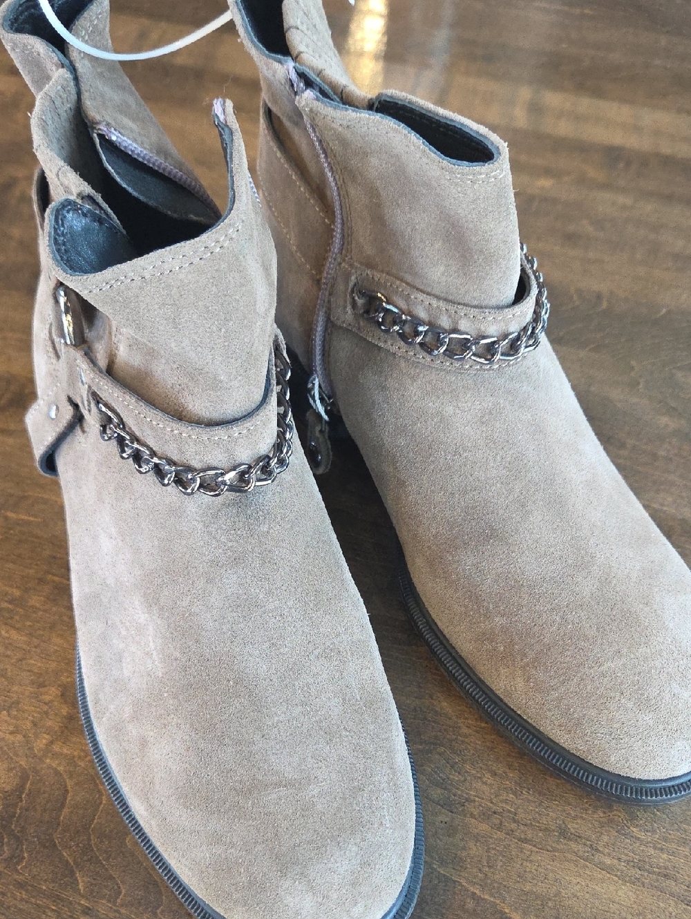 Geox Size 8 Women's NEW Suede Ankle Booties with Chain Harness - Picture 7 of 9
